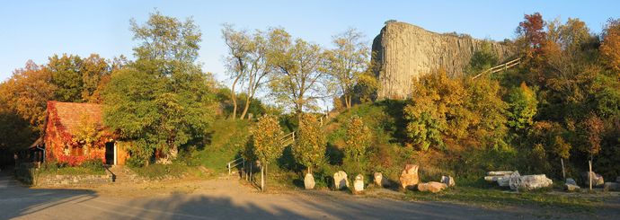 Hegyestu panorama 690